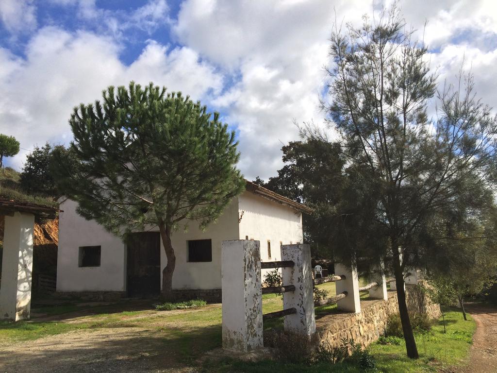Cortijo El Berrocal Guest House Касала де ла Сиера Екстериор снимка