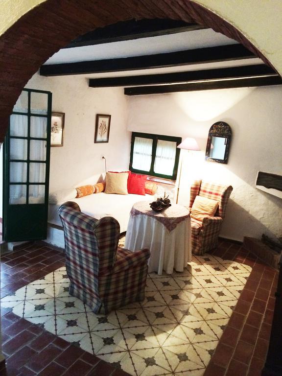 Cortijo El Berrocal Guest House Касала де ла Сиера Стая снимка