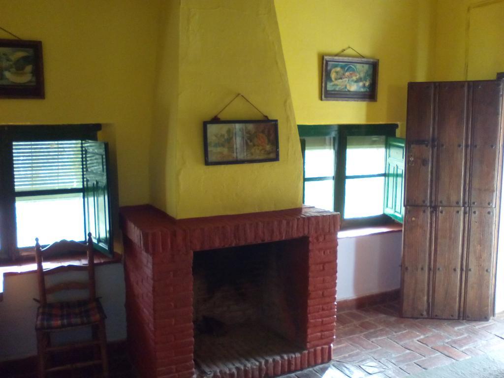 Cortijo El Berrocal Guest House Касала де ла Сиера Екстериор снимка